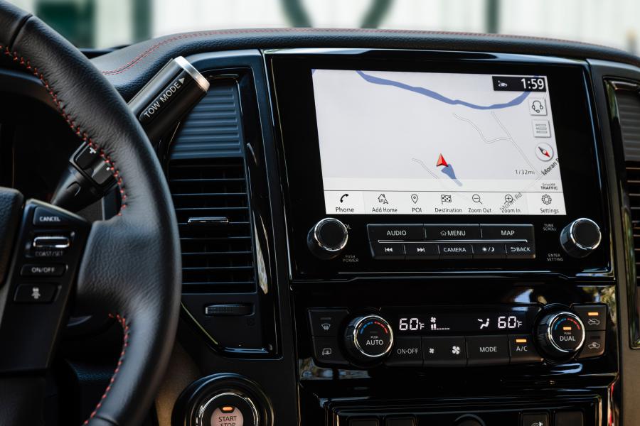 Детали интерьера Nissan Titan XD PRO-4X Crew Cab 2019 года  (фото 2 из 34)